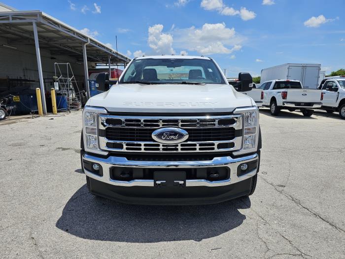 2026 Ford F-550-2