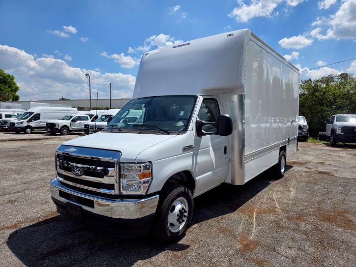 2027 Ford E-450-1