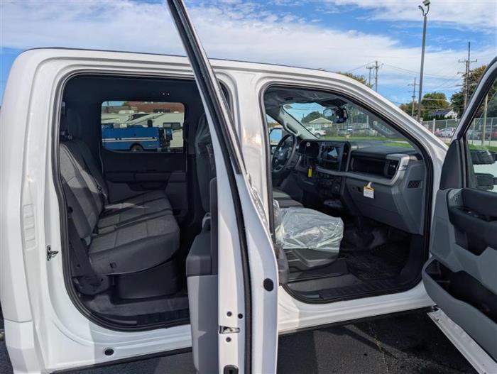 2026 Ford F-550-8