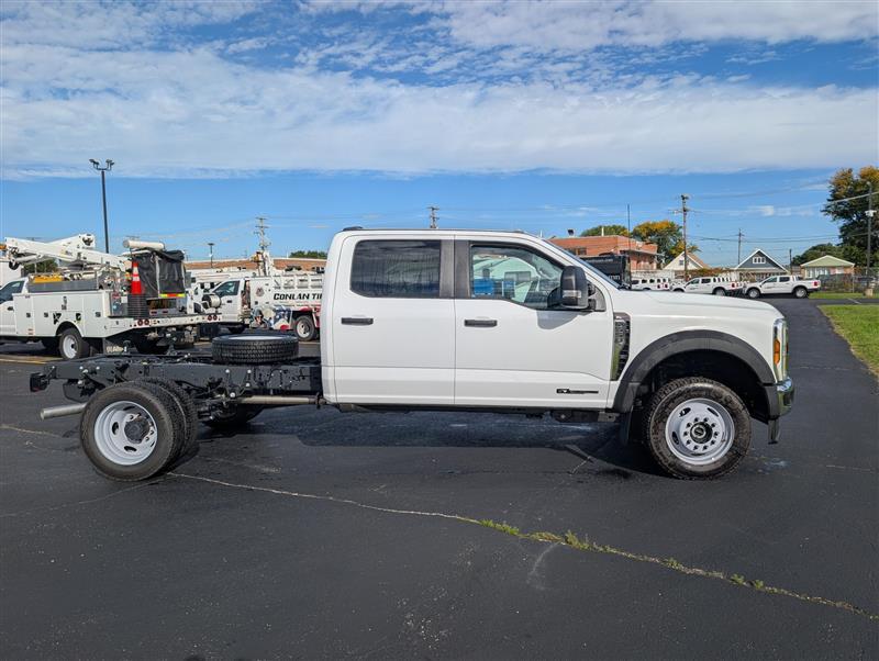 New 2026 Ford F-550 - photo 2