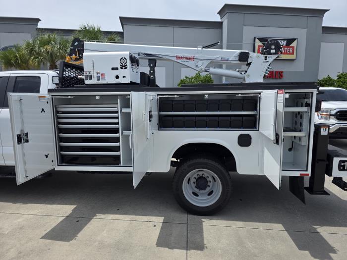2026 Ford F-550-8