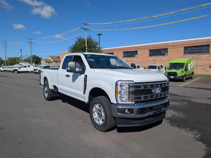 2027 Ford F-350-2
