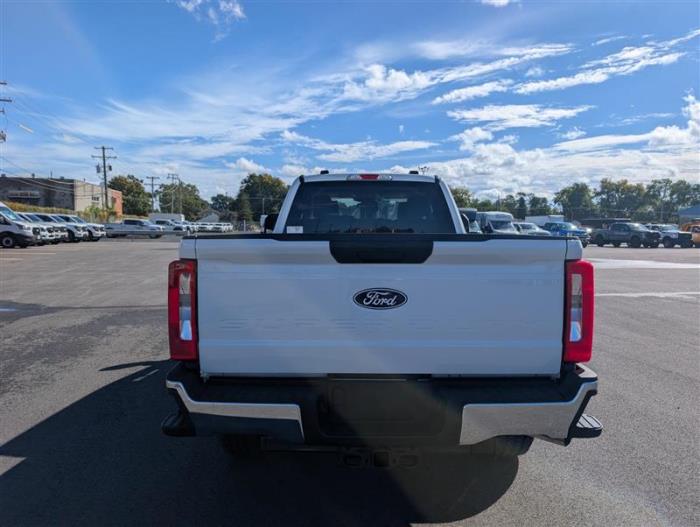 2027 Ford F-350-8