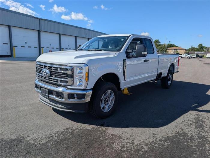 2027 Ford F-350-4