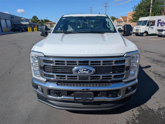 2027 Ford F-350-3
