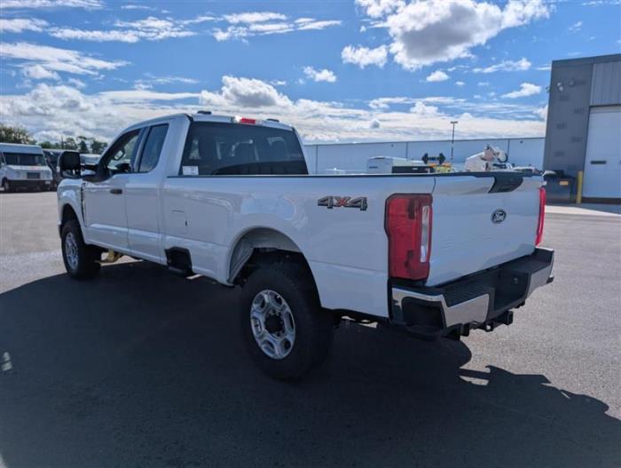 2027 Ford F-350-6