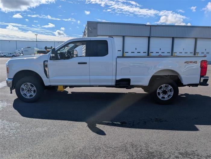 2027 Ford F-350-1