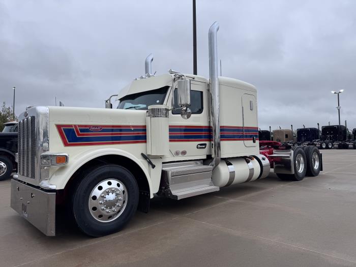 2027 Peterbilt 589-1