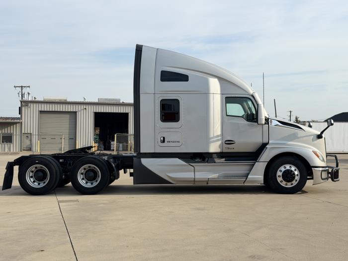 2023 Kenworth T680-3