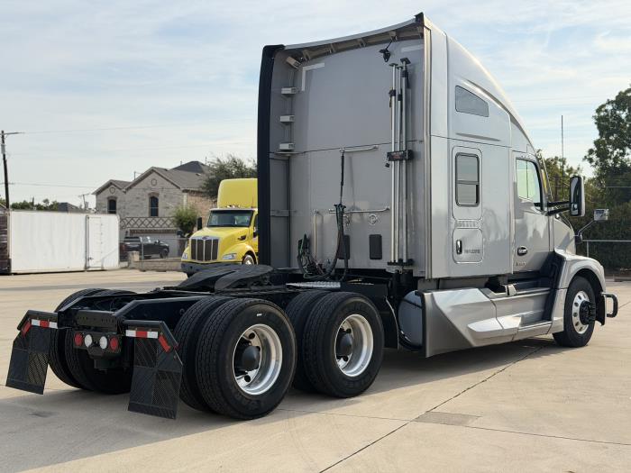 2023 Kenworth T680-4