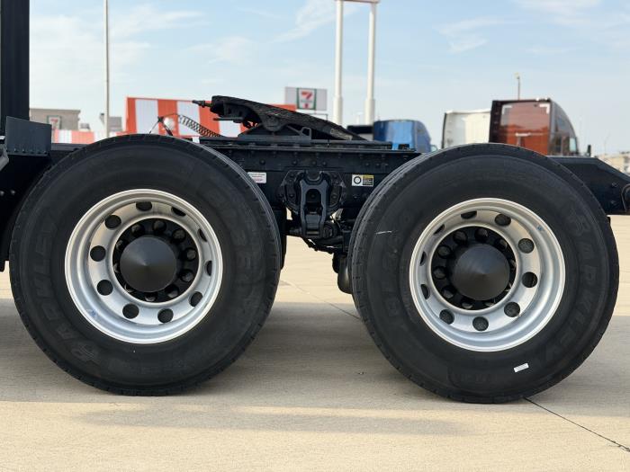 2023 Kenworth T680-9