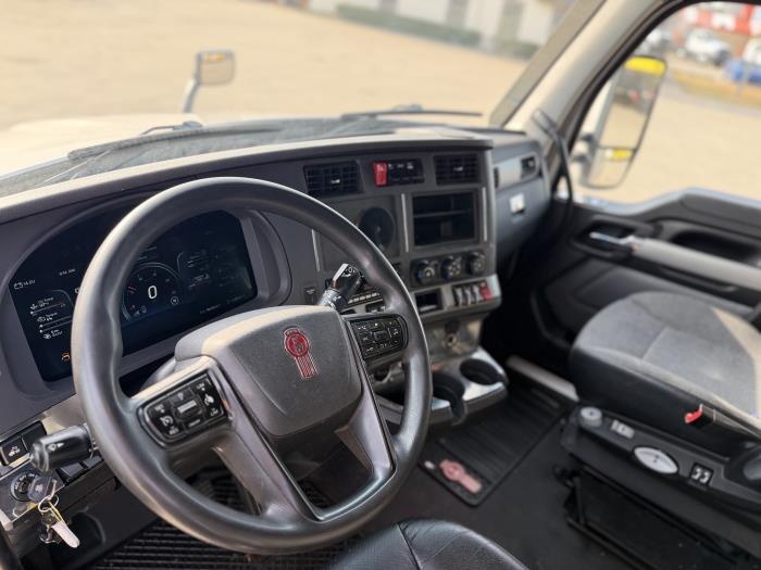 2023 Kenworth T680-17