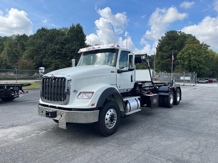 2027 International HX620-4