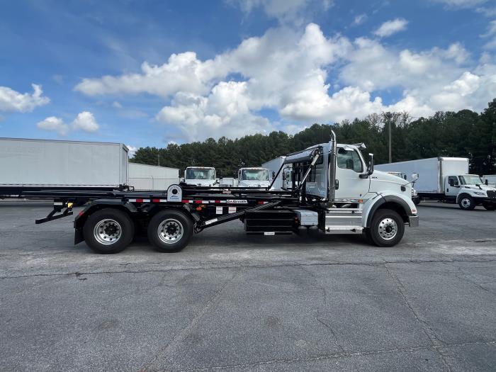 2027 International HX620-6