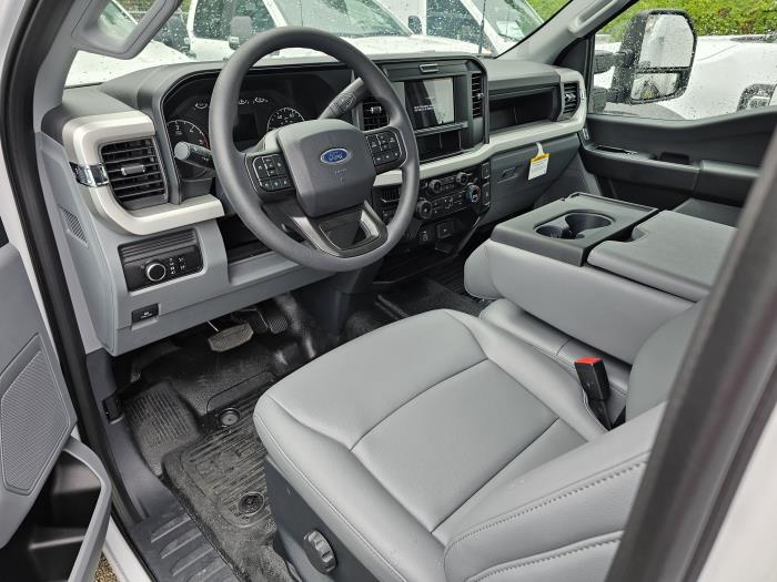2026 Ford F-550-7