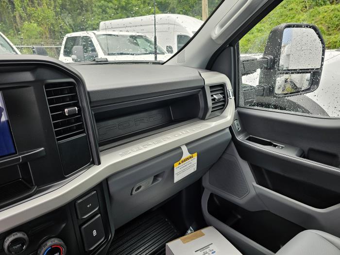 2026 Ford F-550-9