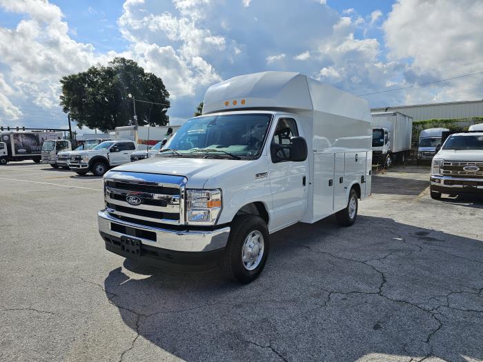 2027 Ford E-350-1