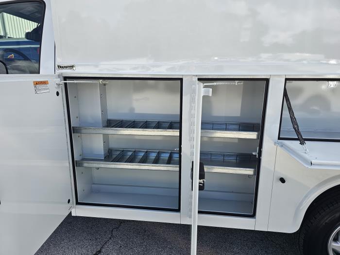 2027 Ford E-350-17