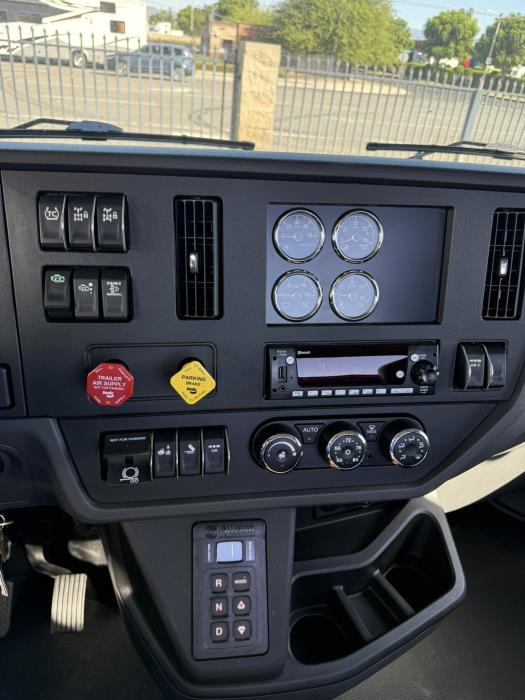 2027 Peterbilt 548-13