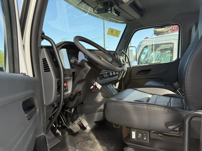 2027 Peterbilt 548-15