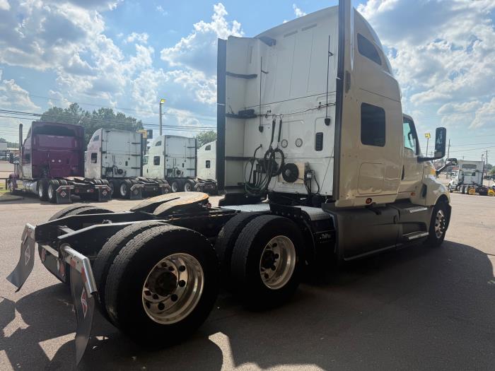 2022 International LT625-5