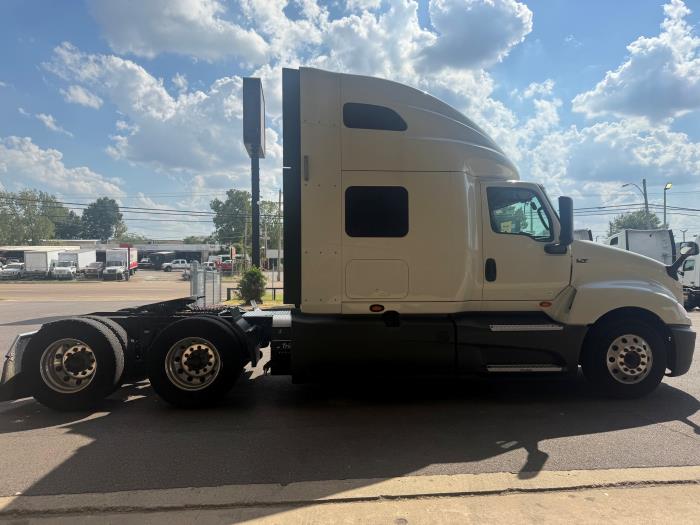 2022 International LT625-6