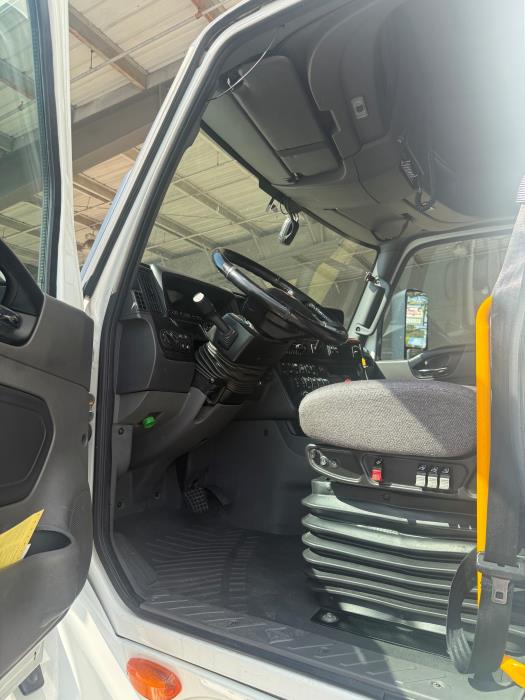 2022 International LT625-13