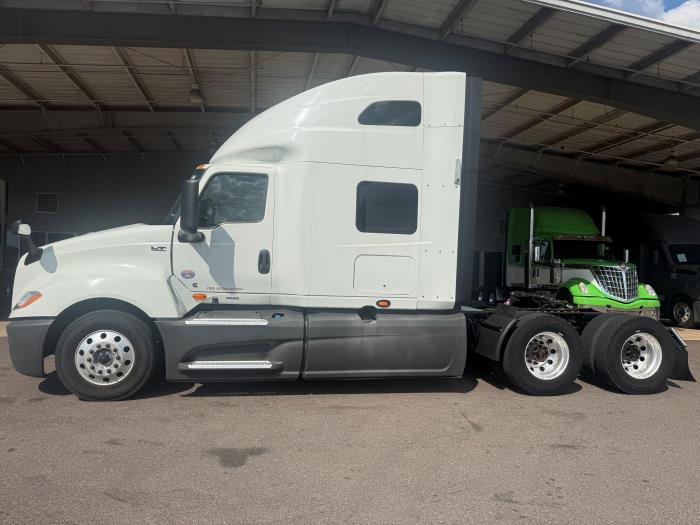 2022 International LT625-5
