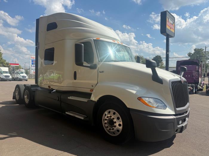 2022 International LT625-0