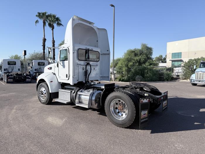 2020 Peterbilt 337-2