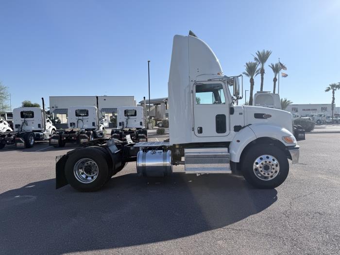 2020 Peterbilt 337-5