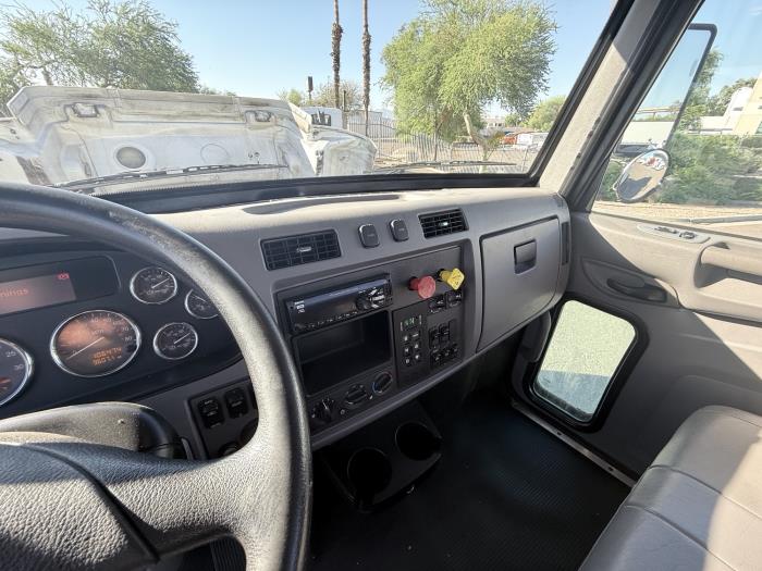 2020 Peterbilt 337-11