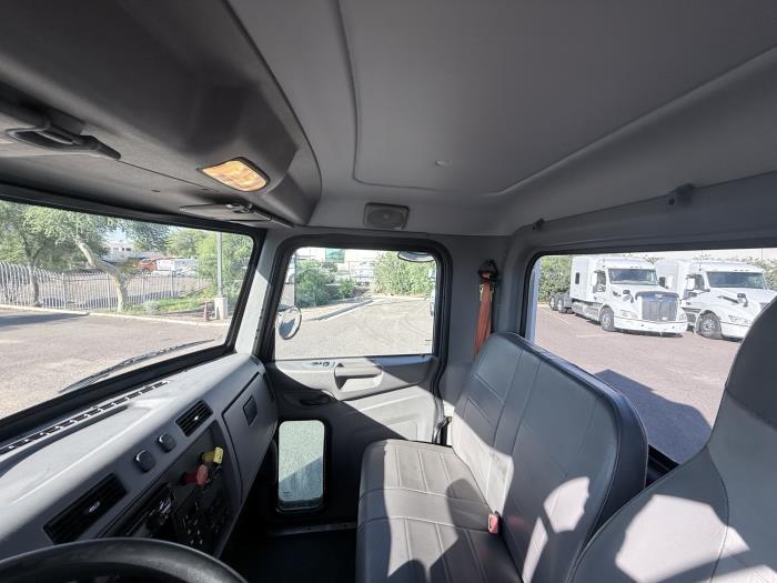 2020 Peterbilt 337-12