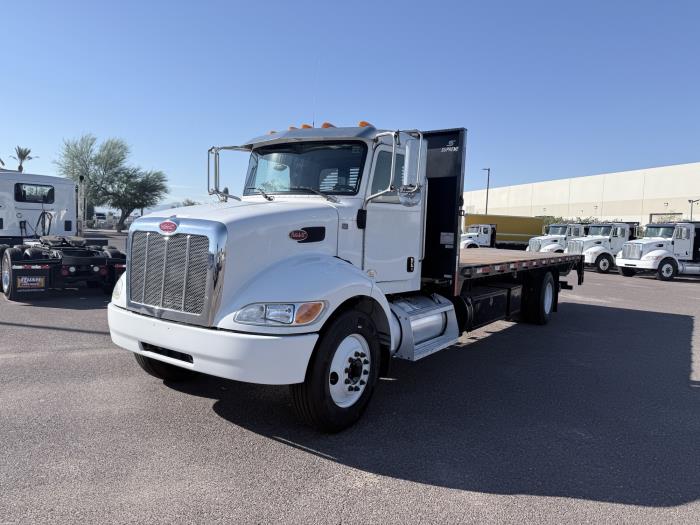 2019 Peterbilt 330-0