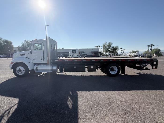 2019 Peterbilt 330-1
