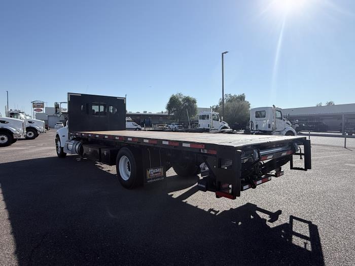 2019 Peterbilt 330-2