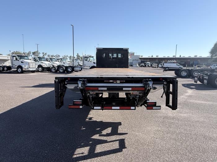 2019 Peterbilt 330-3