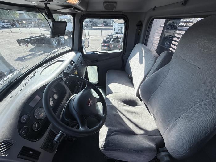2019 Peterbilt 330-12