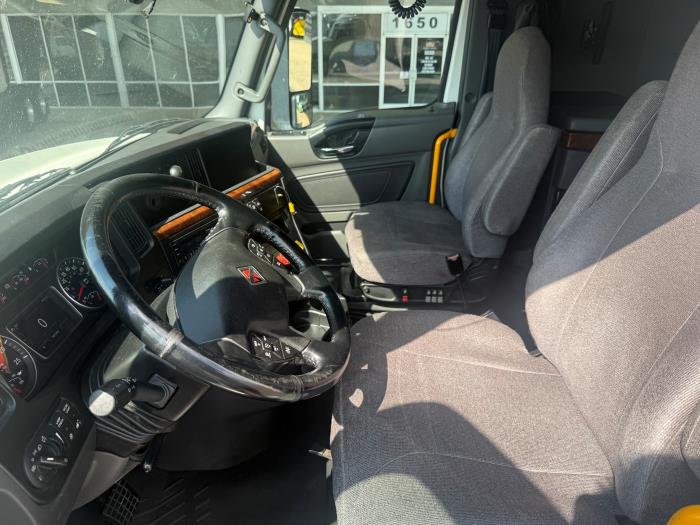 2022 International LT625-16