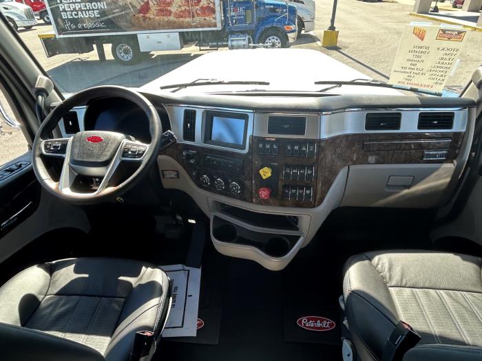 2027 Peterbilt 589-2