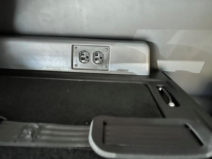 2027 Peterbilt 589-12