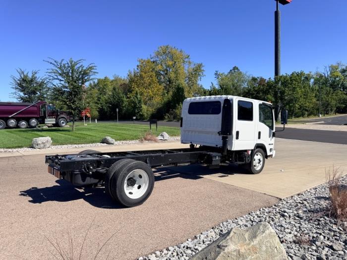 2027 Isuzu NPR-HD-5