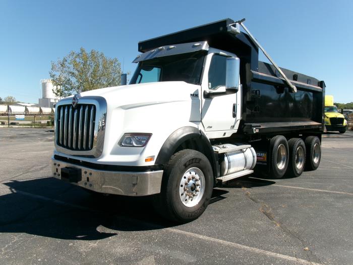 2023 International HX620-0