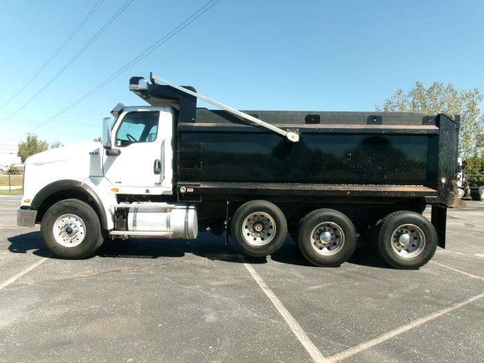 2023 International HX620-4