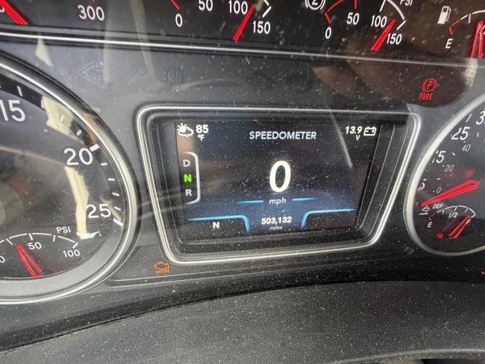 2022 International LT625-12