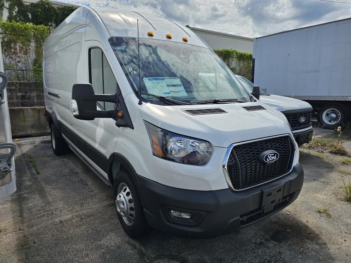 2027 Ford Transit 350 HD-3