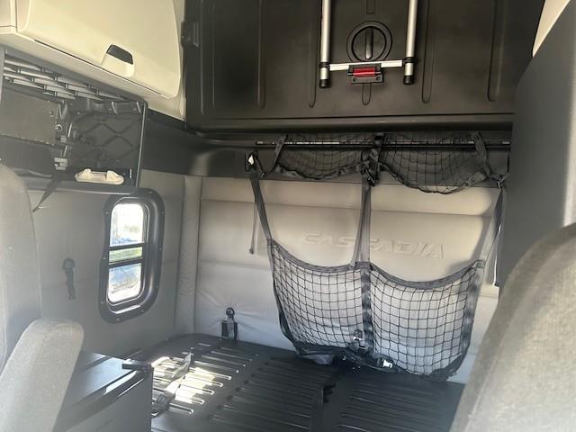 2021 Freightliner Cascadia-10