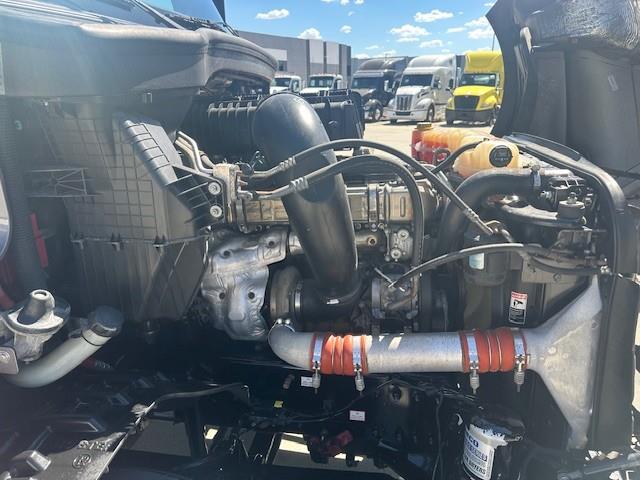 2021 Freightliner Cascadia-15