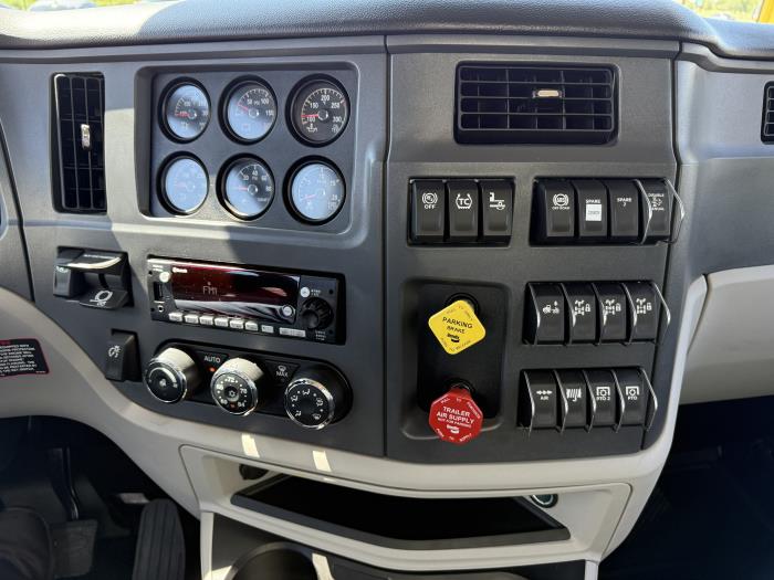2027 Peterbilt 567-7