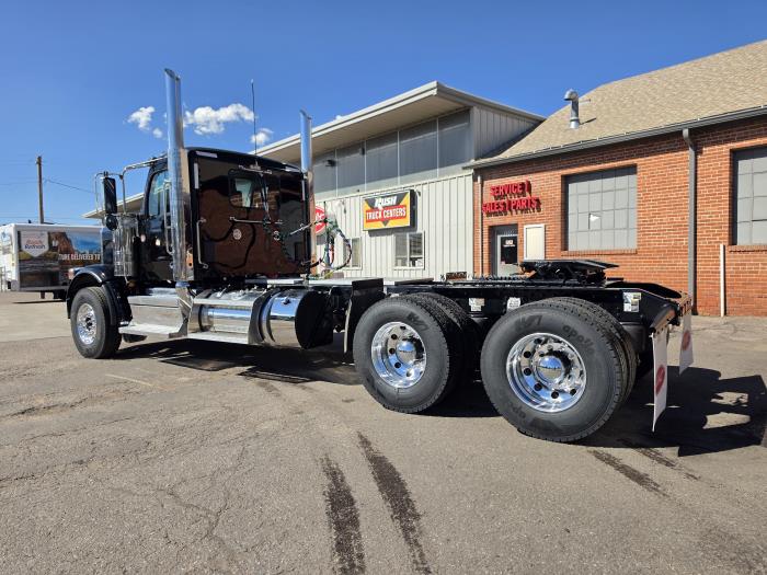 2027 Peterbilt 589-2